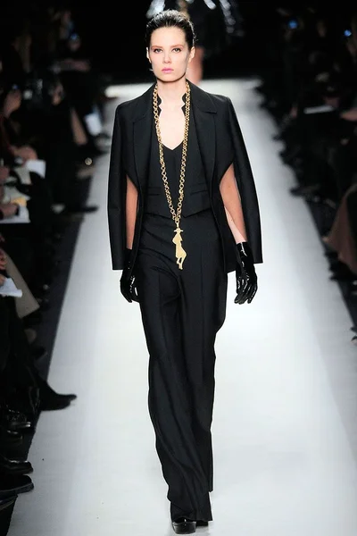 Look 3
